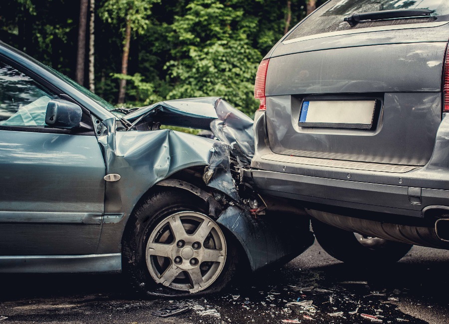 C:\Users\PONS\Downloads\image-auto-accident-involving-two-cars.jpg